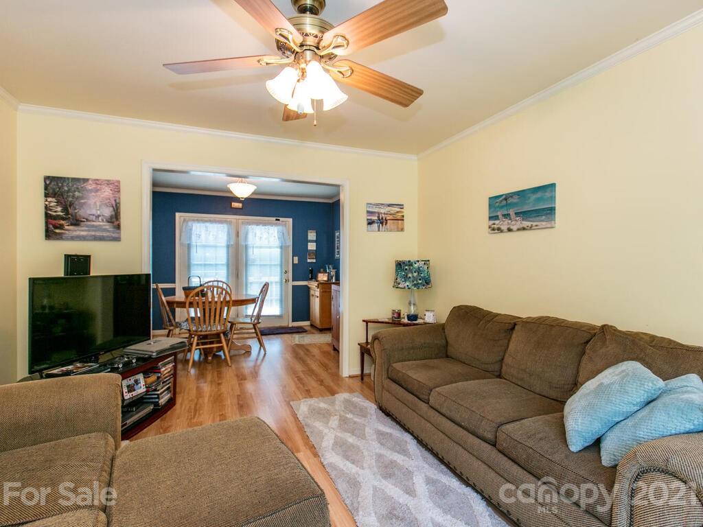 7 Marlwood Court Asheville NC 28804