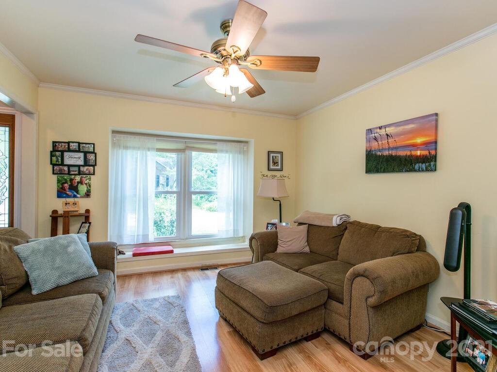 7 Marlwood Court Asheville NC 28804