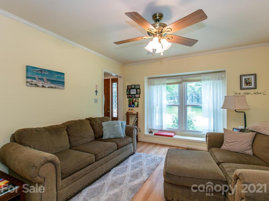 7 Marlwood Court Asheville NC 28804