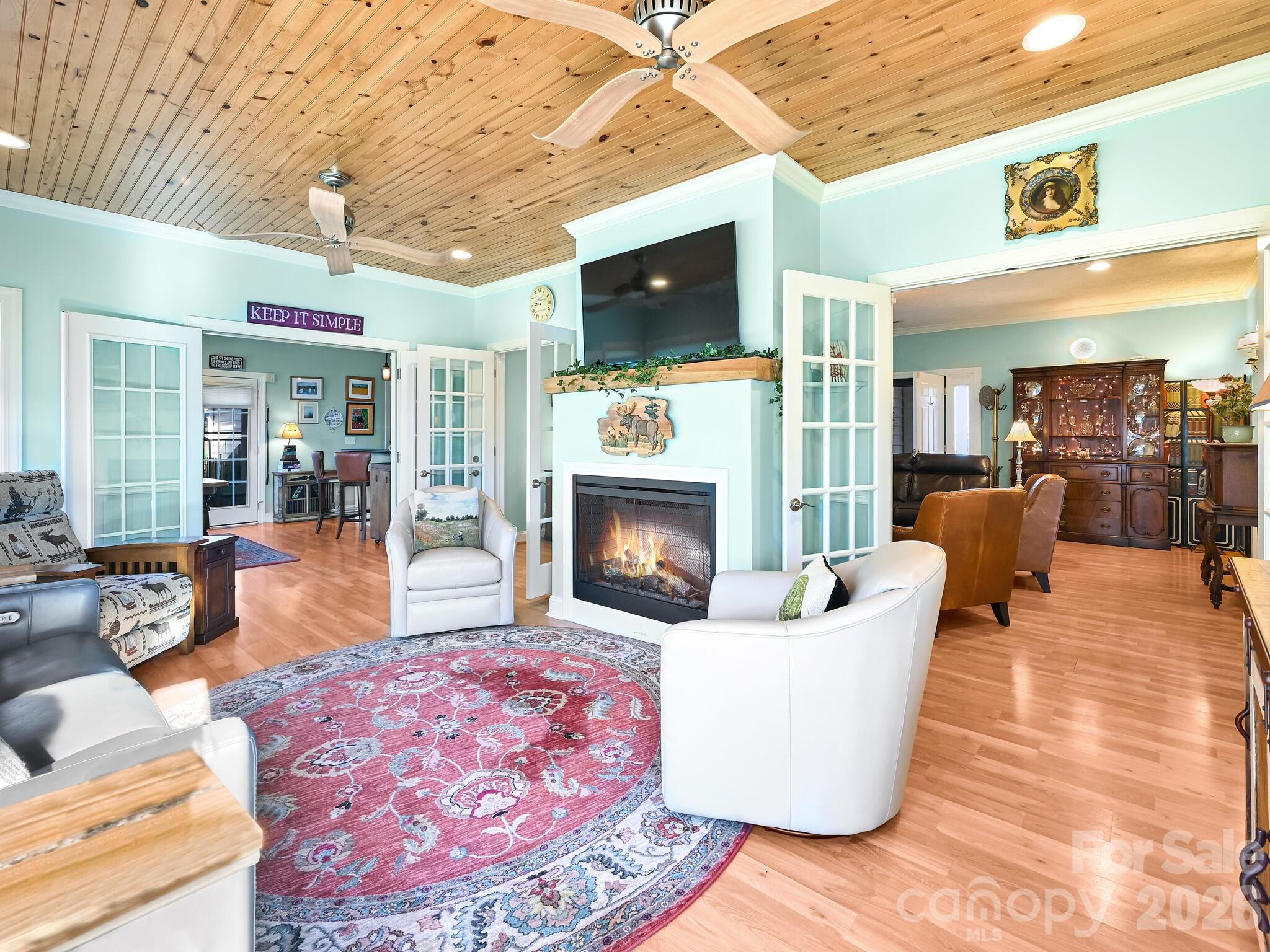 653 High Quarry Road Hendersonville NC 28791