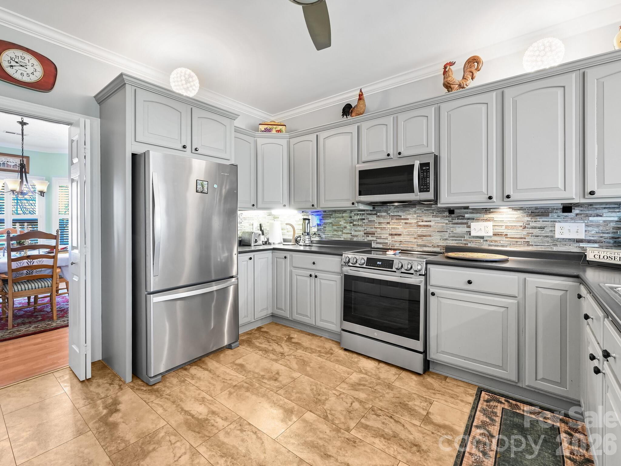 653 High Quarry Road Hendersonville NC 28791