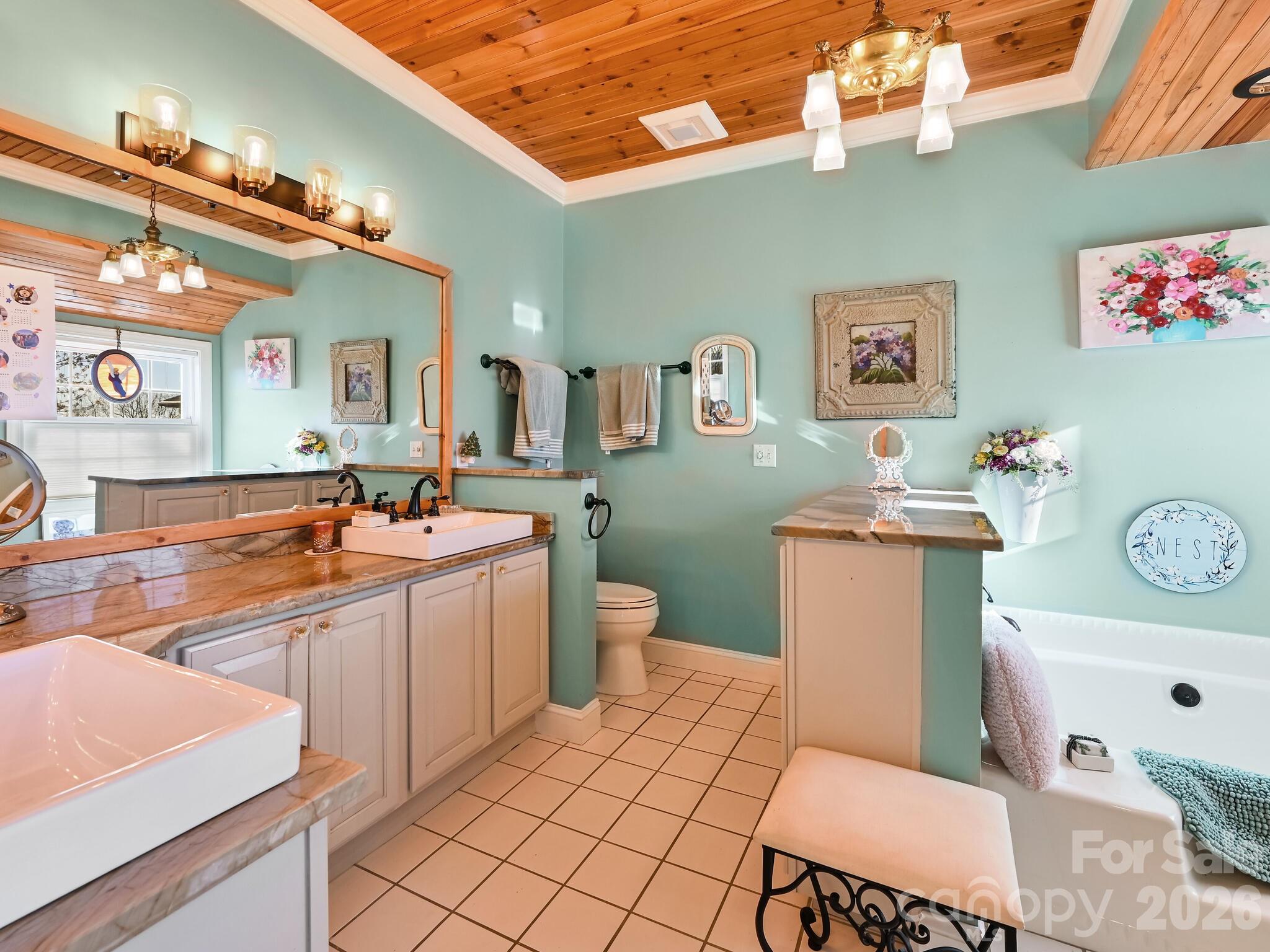 653 High Quarry Road Hendersonville NC 28791