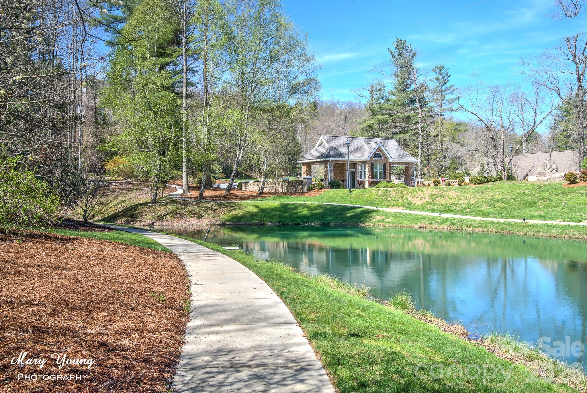 653 High Quarry Road Hendersonville NC 28791
