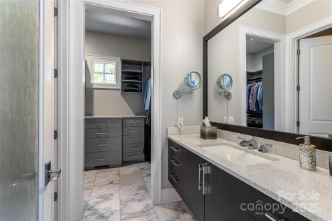 10 Fairsted Drive Asheville NC 28803