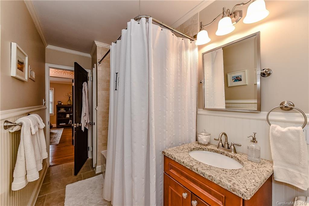 1114 Aylesford Road Charlotte NC 28211