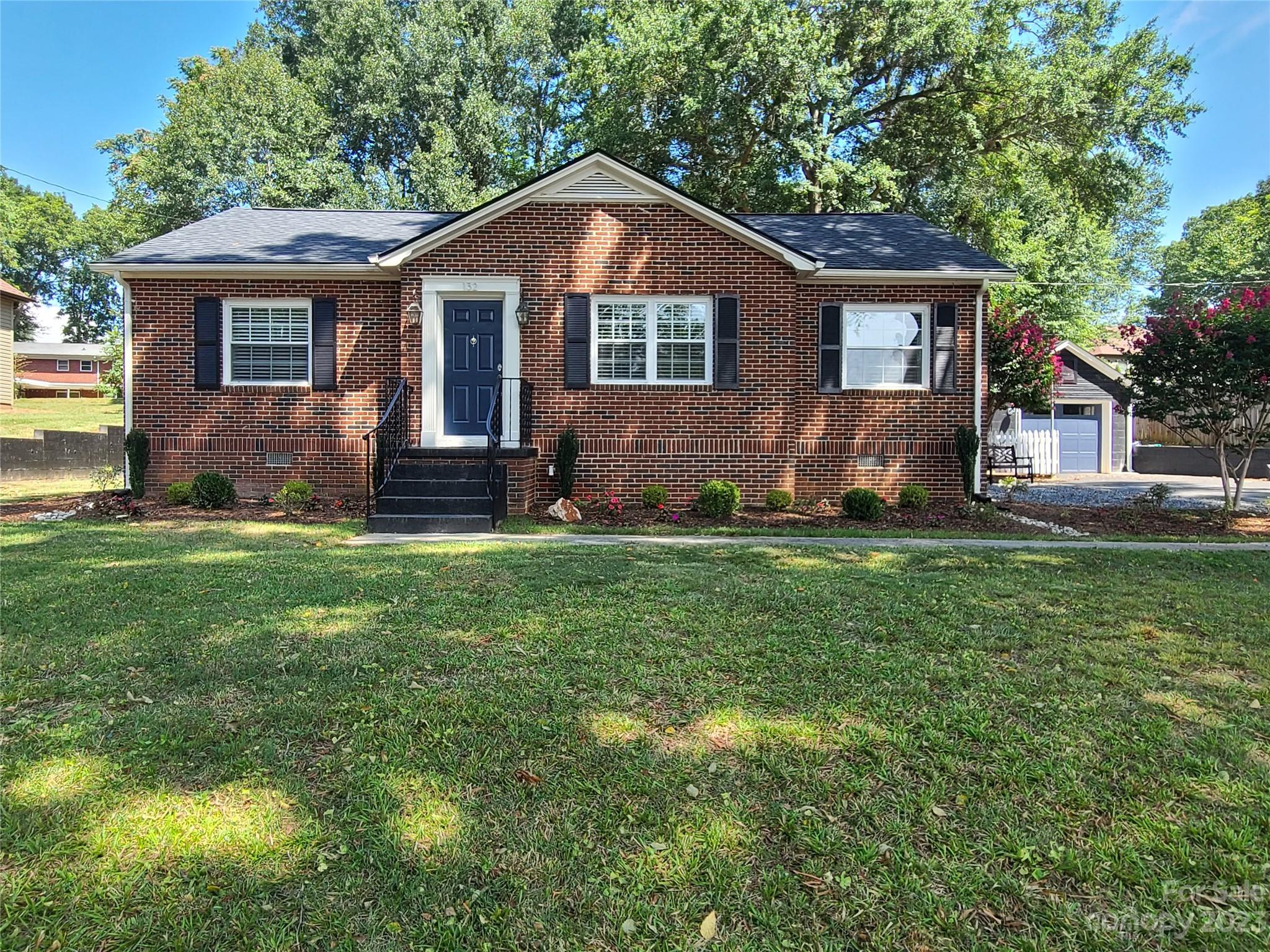 132 15th Avenue NW Hickory NC 28601