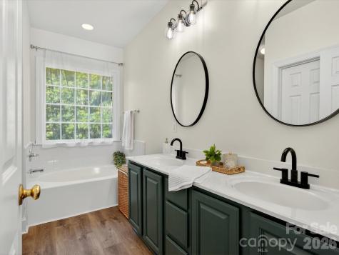 814 Stargard Court Charlotte NC 28270