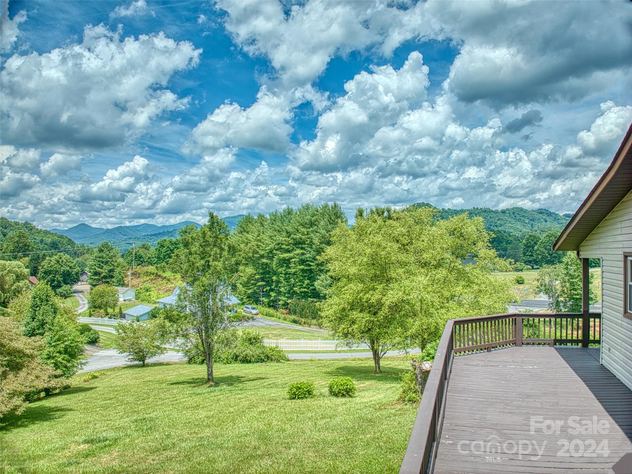 21 Redbud Drive Burnsville NC 28714