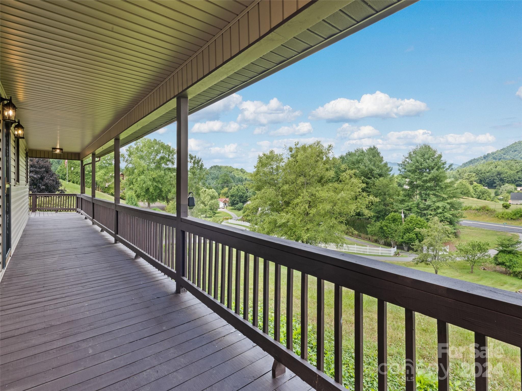 21 Redbud Drive Burnsville NC 28714
