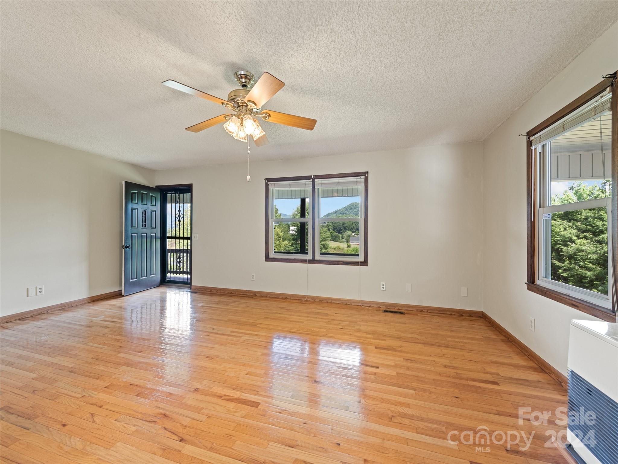 21 Redbud Drive Burnsville NC 28714