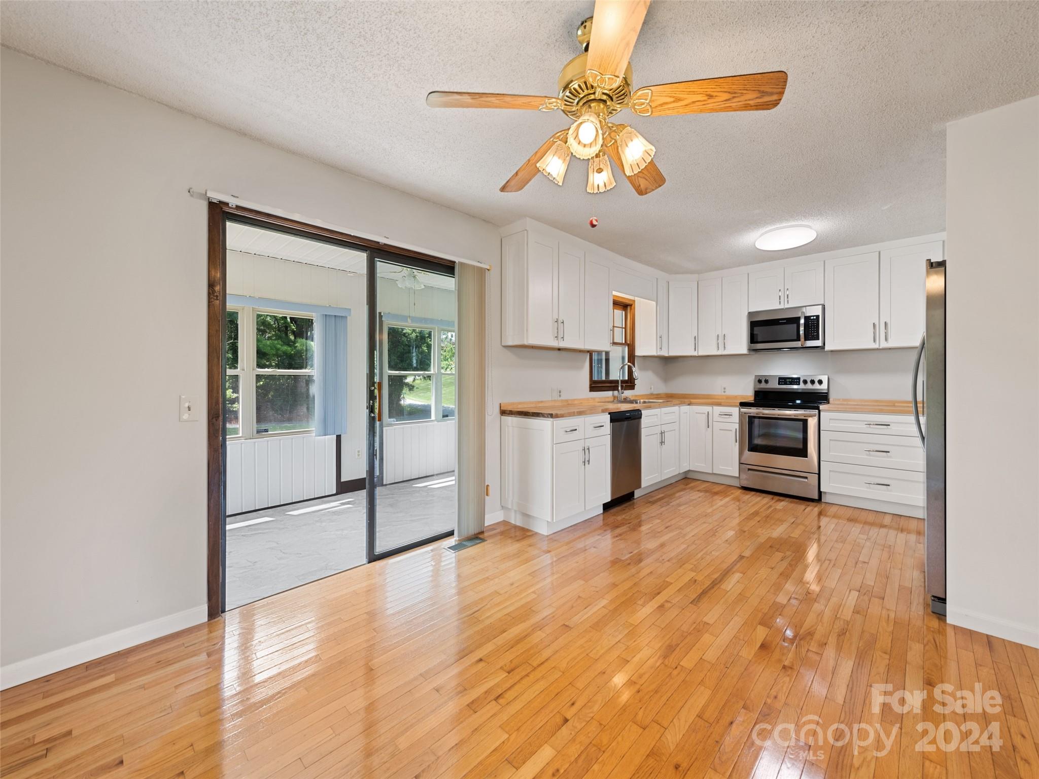 21 Redbud Drive Burnsville NC 28714