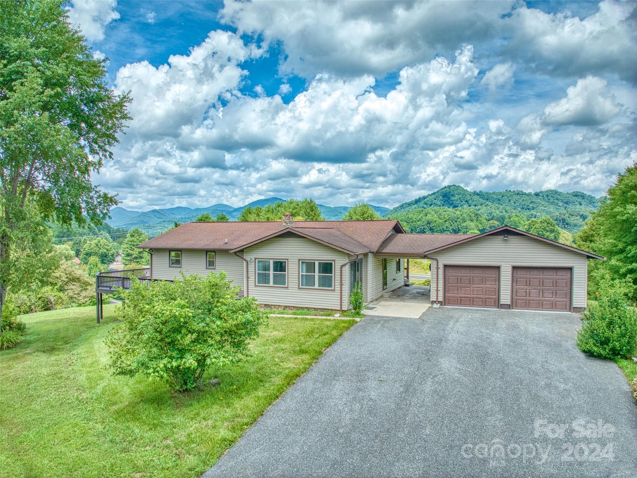 21 Redbud Drive Burnsville NC 28714