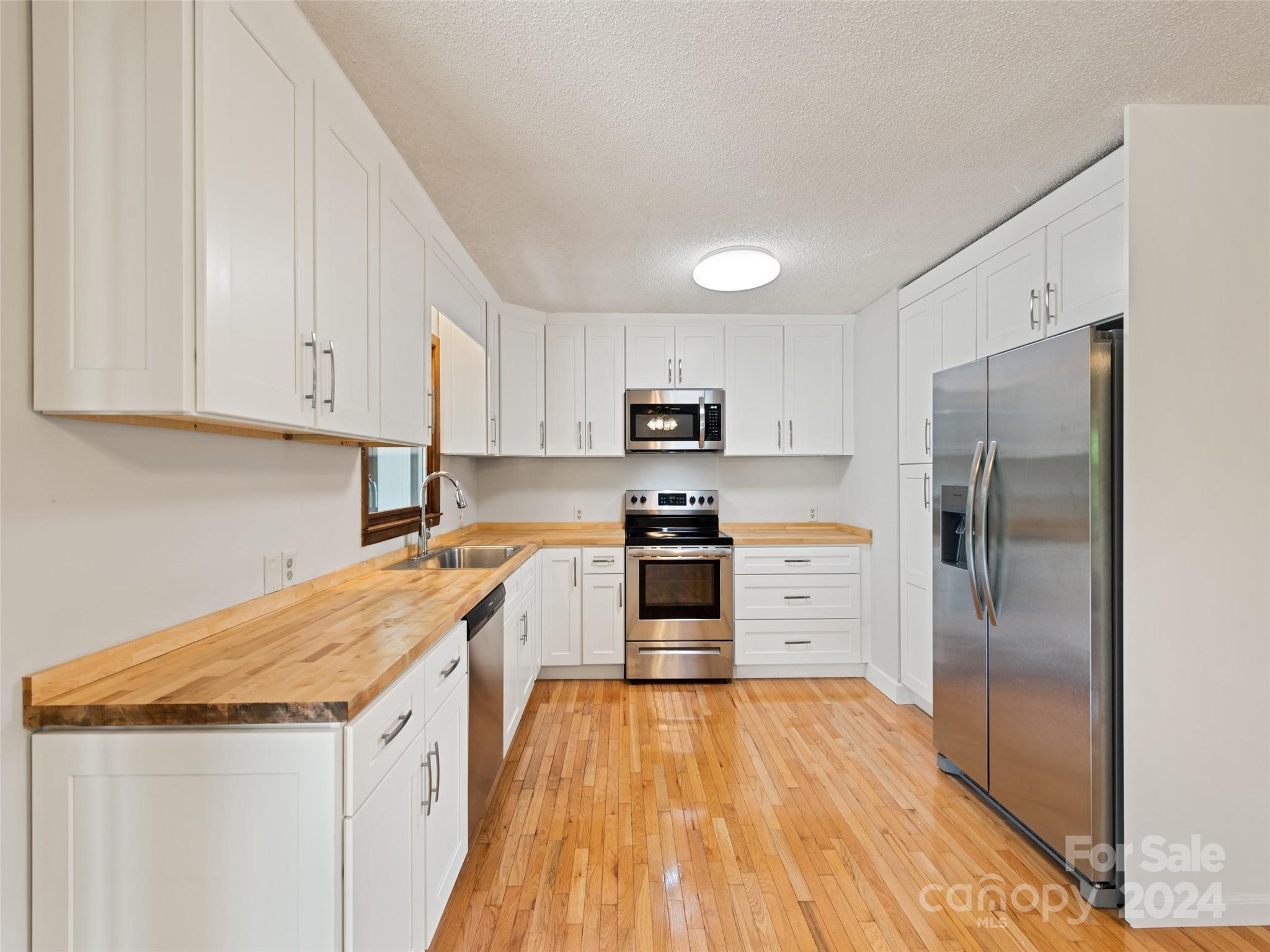 21 Redbud Drive Burnsville NC 28714