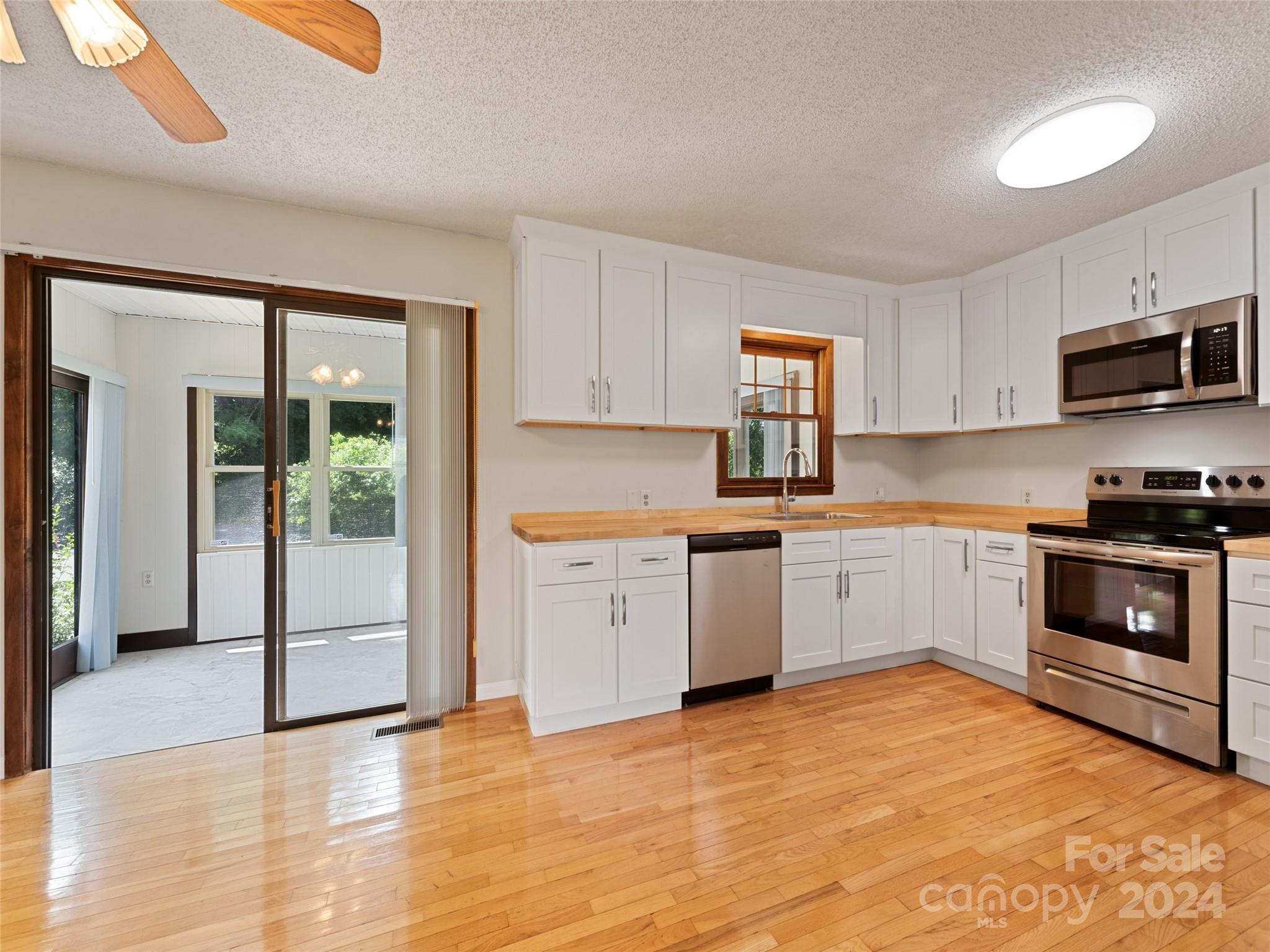 21 Redbud Drive Burnsville NC 28714