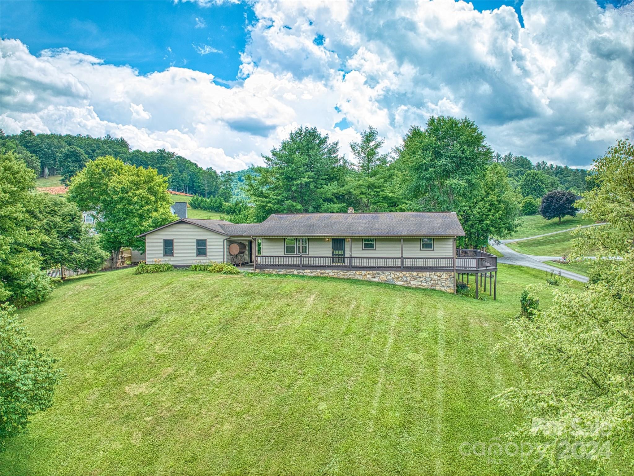 21 Redbud Drive Burnsville NC 28714