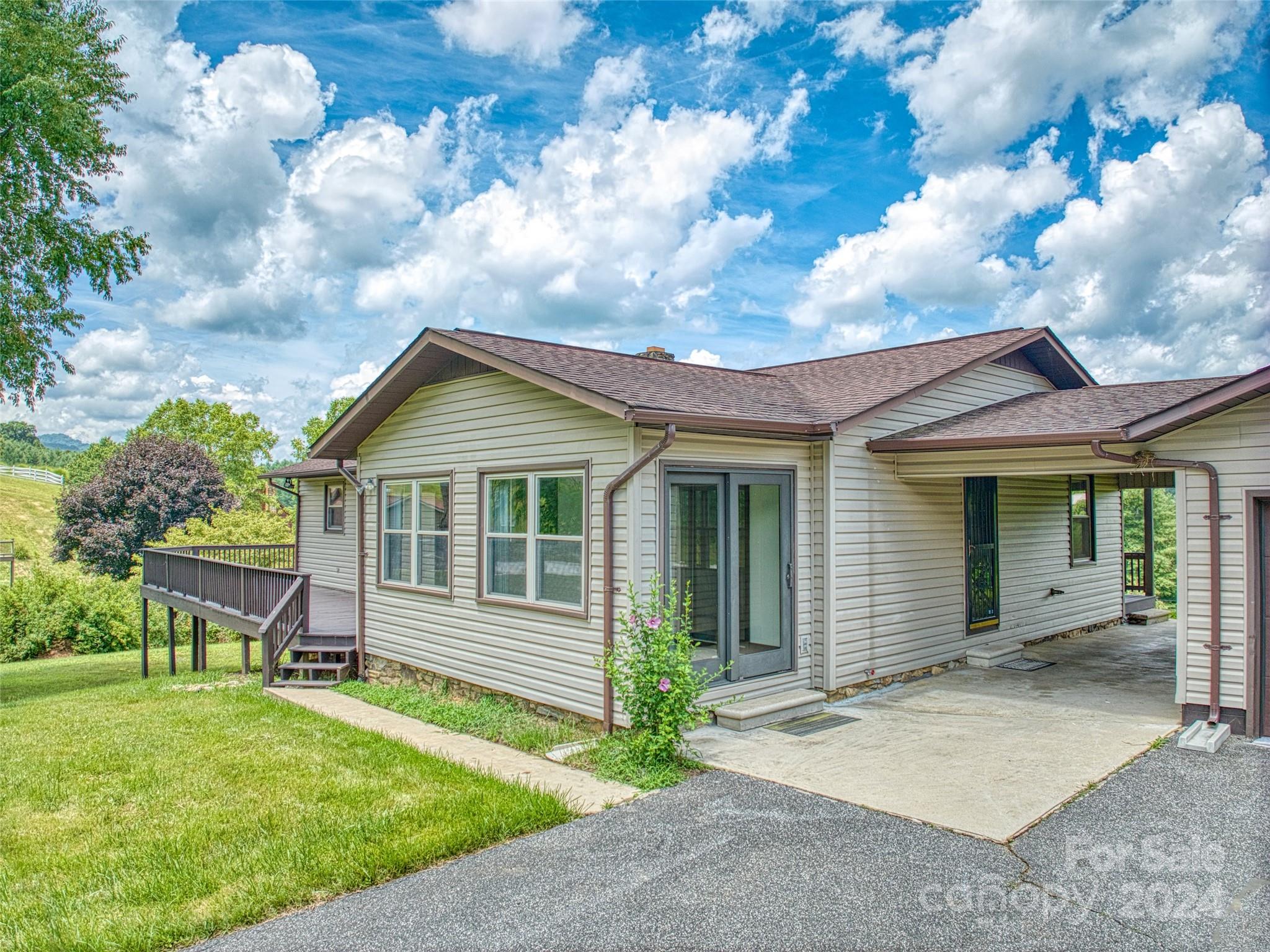 21 Redbud Drive Burnsville NC 28714