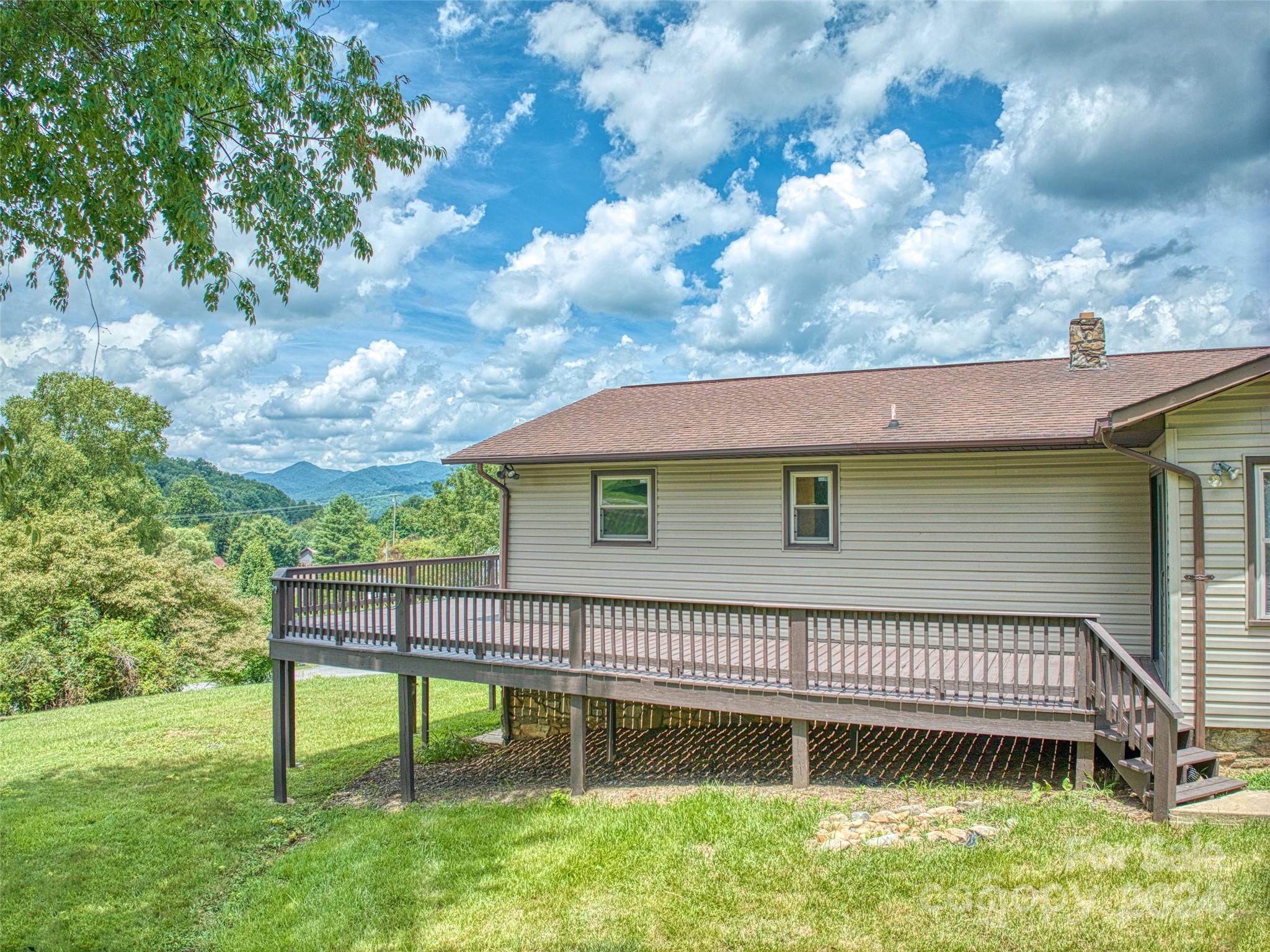 21 Redbud Drive Burnsville NC 28714
