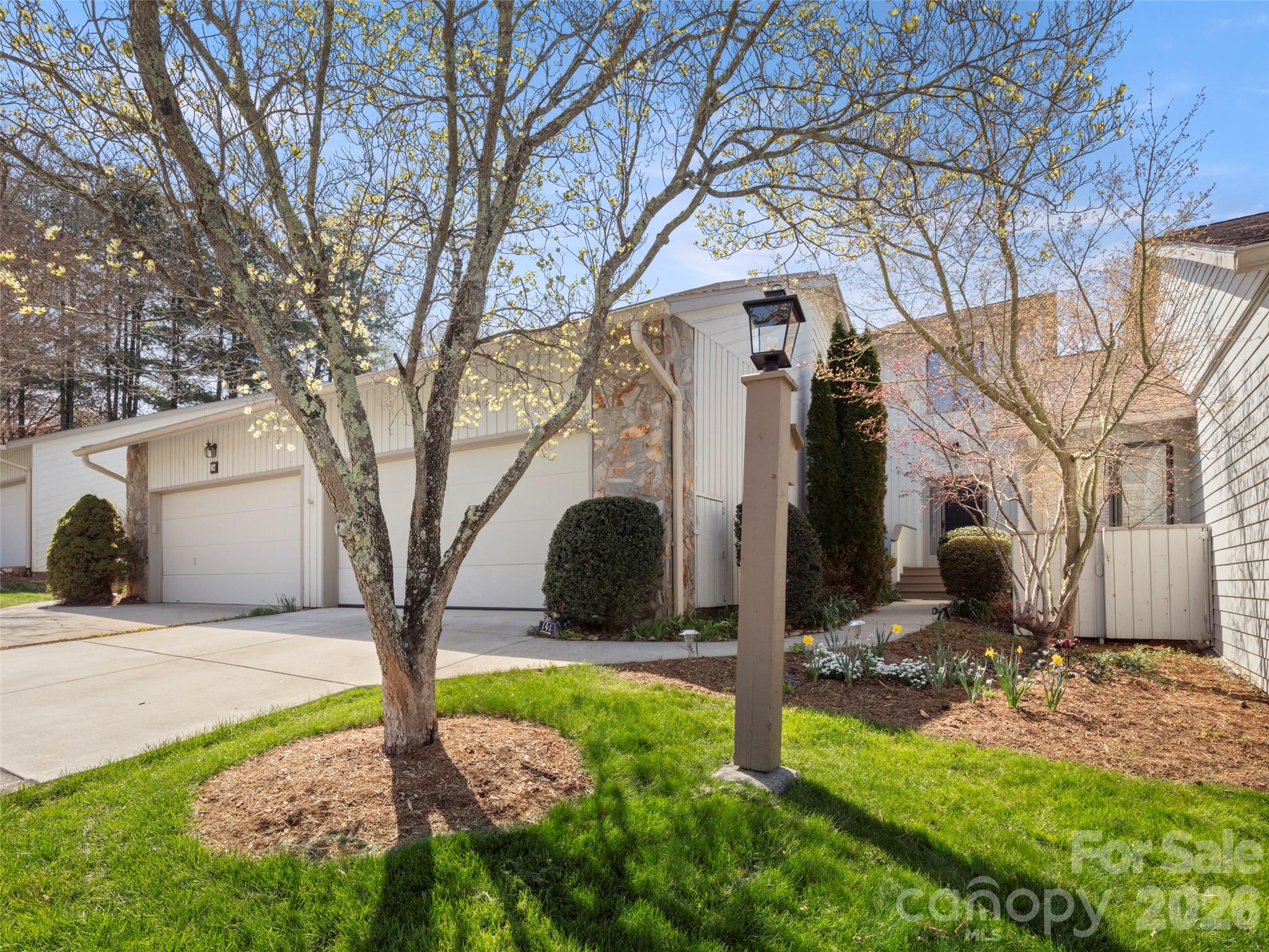 141 Deerlake Drive Asheville NC 28803