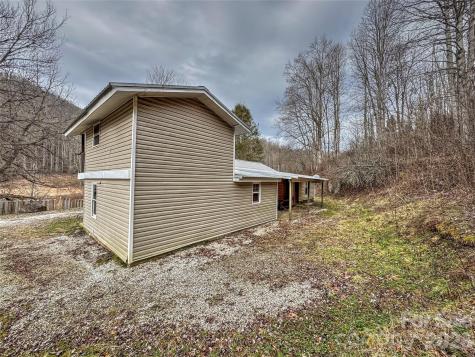 1101 Otter Creek Road Topton NC 28781