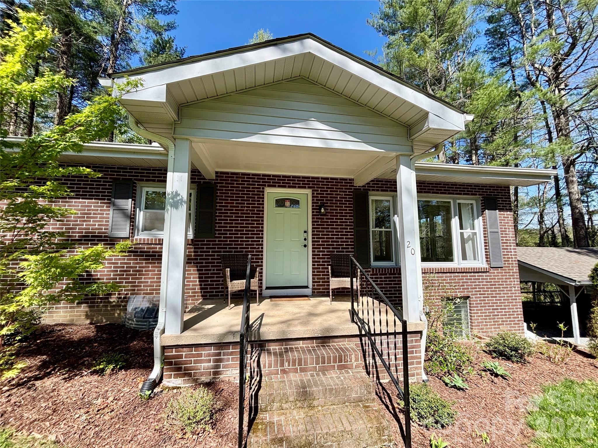 20 White Squirrel Lane Hendersonville NC 28739