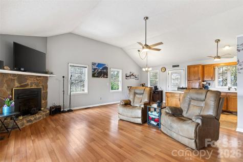 120 Mountain Mist Lane Waynesville NC 28785