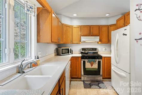120 Mountain Mist Lane Waynesville NC 28785
