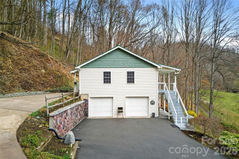 120 Mountain Mist Lane Waynesville NC 28785