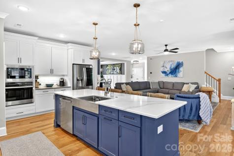 7005 Providence Lane W Charlotte NC 28226