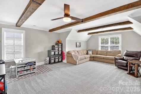 7005 Providence Lane W Charlotte NC 28226
