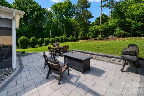 7005 Providence Lane W Charlotte NC 28226