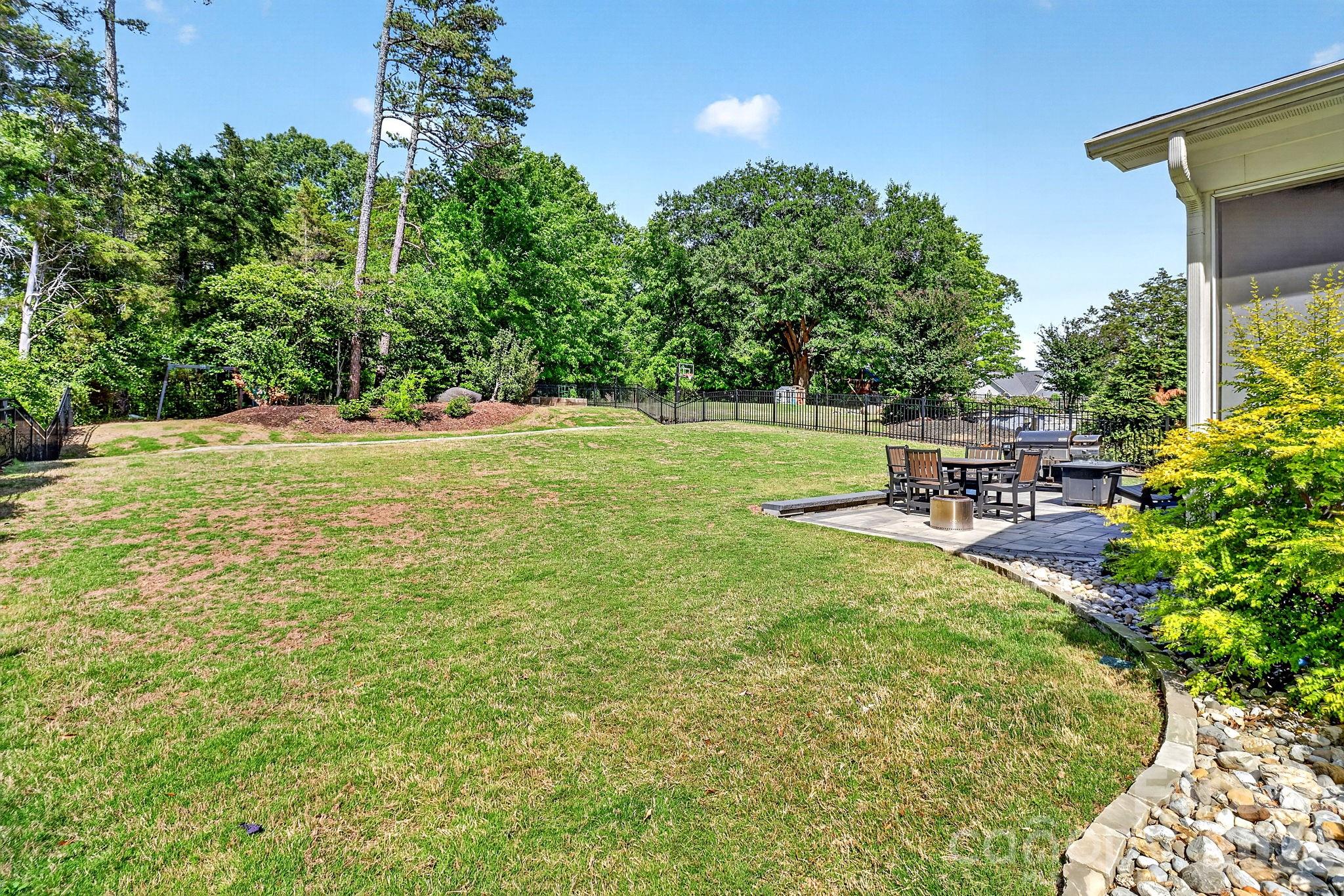 7005 Providence Lane W Charlotte NC 28226