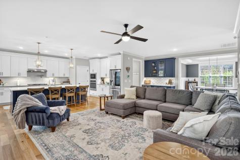 7005 Providence Lane W Charlotte NC 28226