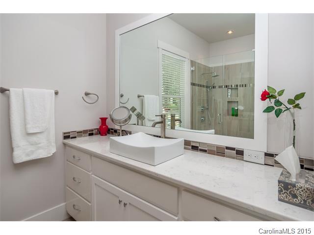 2621 Bay Street Charlotte NC 28205
