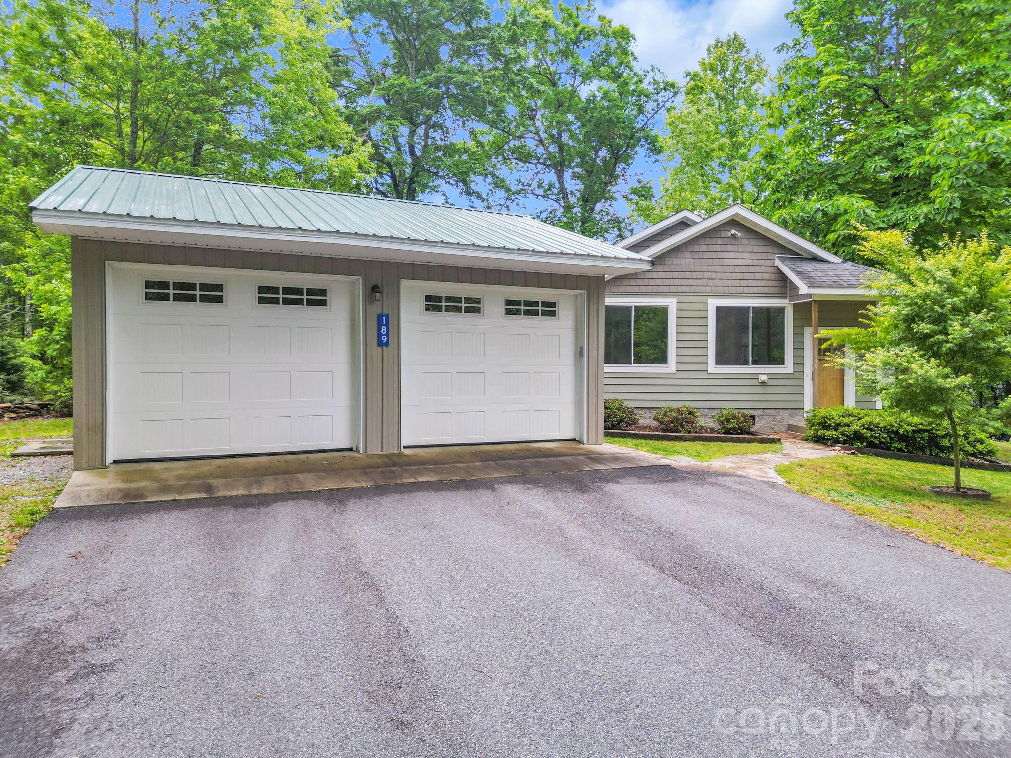 189 Friendly Circle Saluda NC 28773