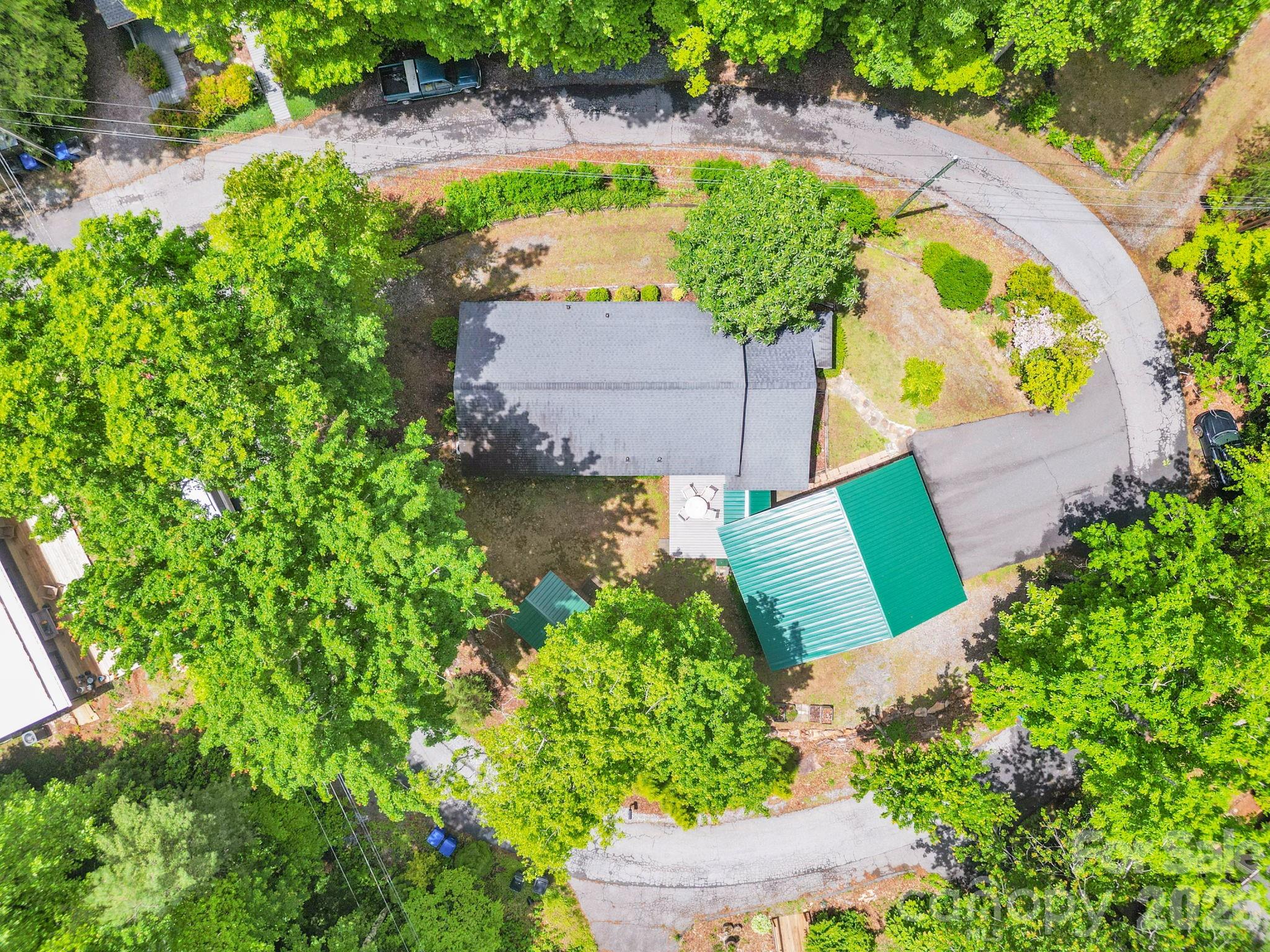 189 Friendly Circle Saluda NC 28773