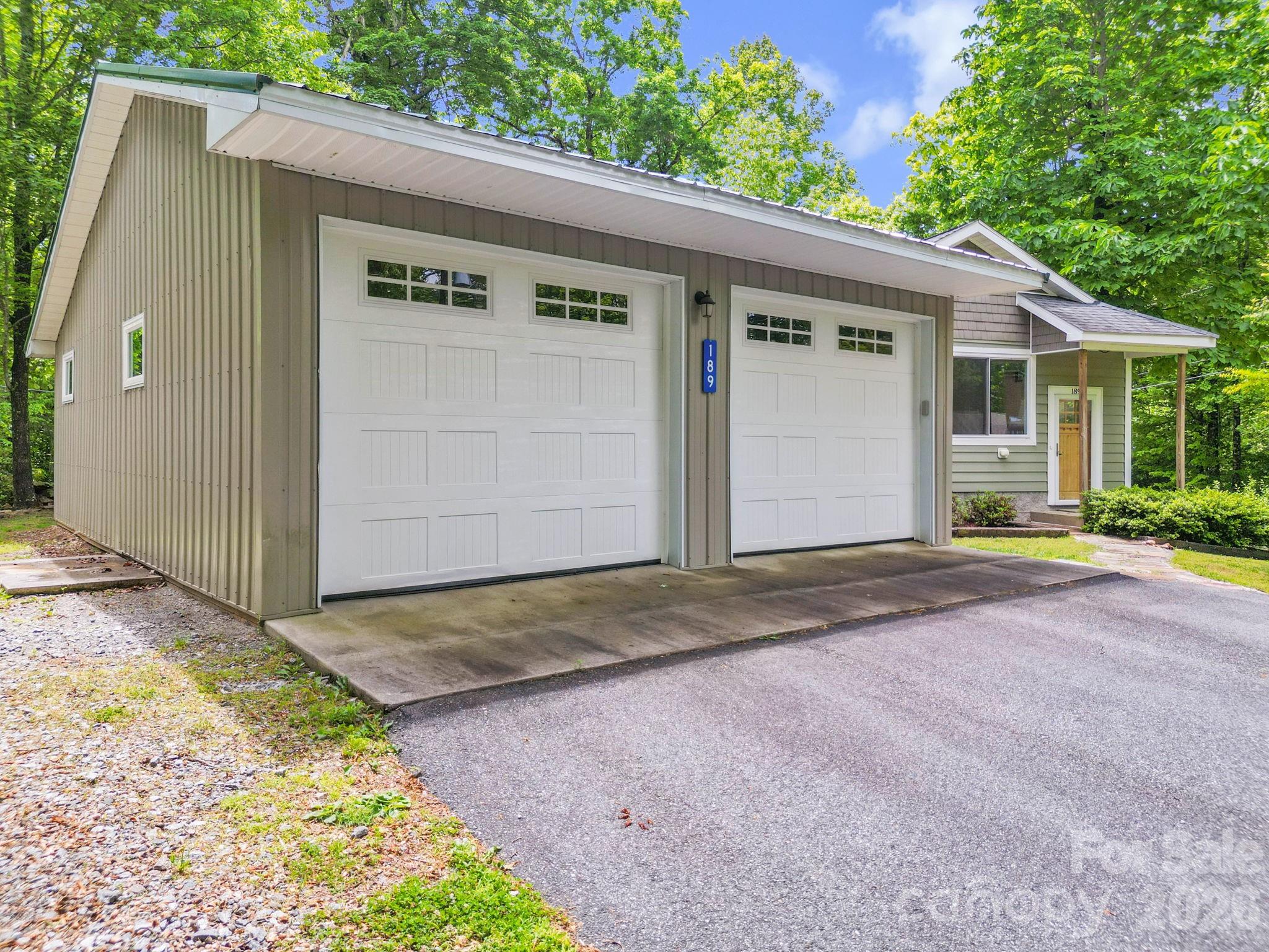 189 Friendly Circle Saluda NC 28773