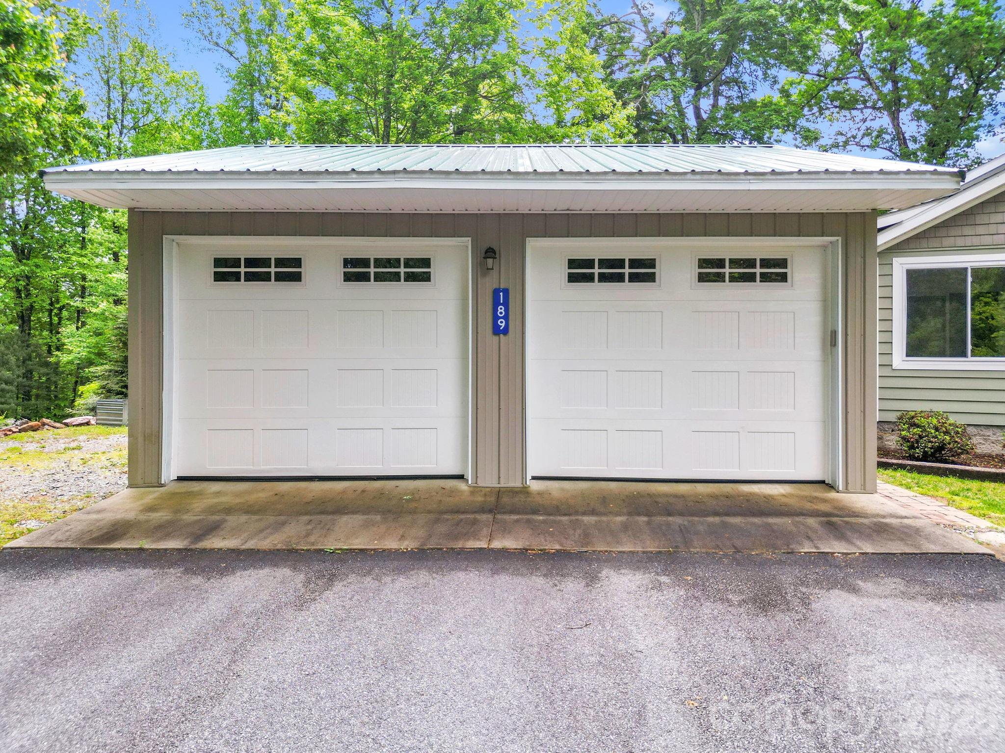 189 Friendly Circle Saluda NC 28773