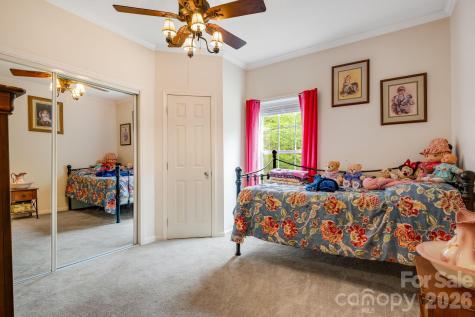 3287 Cabin Creek Road Zirconia NC 28790