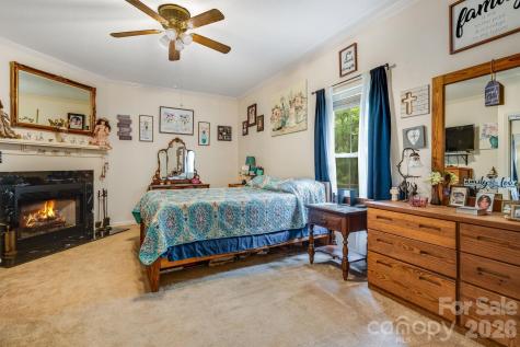 3287 Cabin Creek Road Zirconia NC 28790