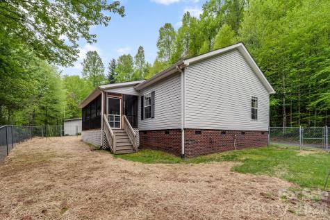 3287 Cabin Creek Road Zirconia NC 28790