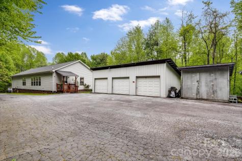 3287 Cabin Creek Road Zirconia NC 28790