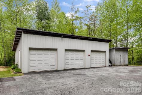 3287 Cabin Creek Road Zirconia NC 28790