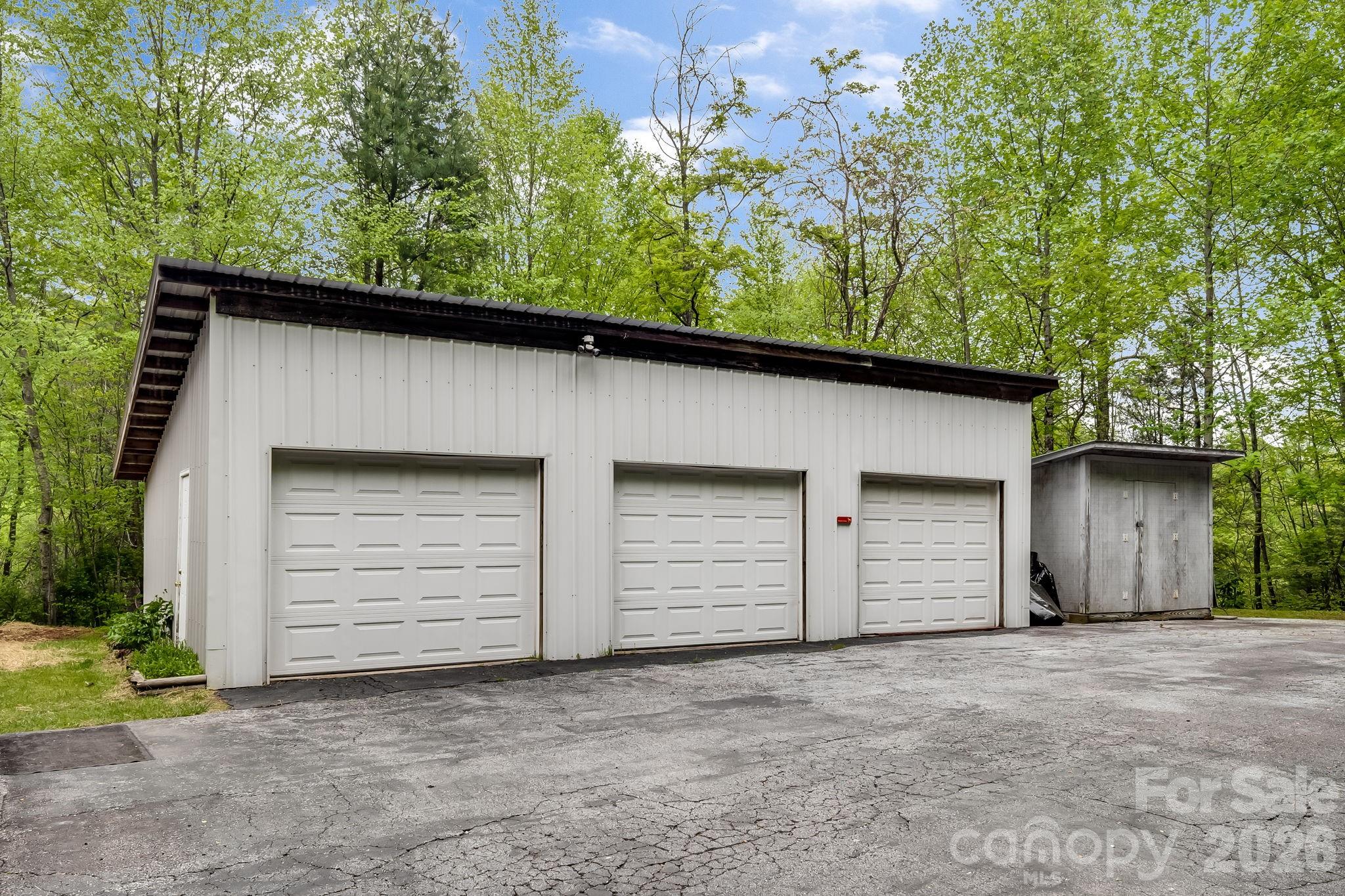 3287 Cabin Creek Road Zirconia NC 28790
