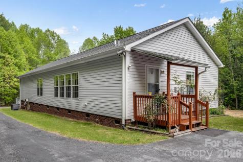 3287 Cabin Creek Road Zirconia NC 28790