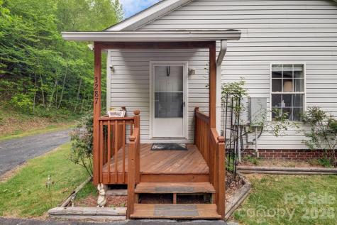3287 Cabin Creek Road Zirconia NC 28790