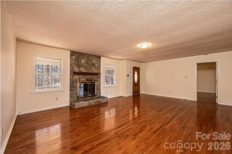 5284 Lisa Lane Hickory NC 28602