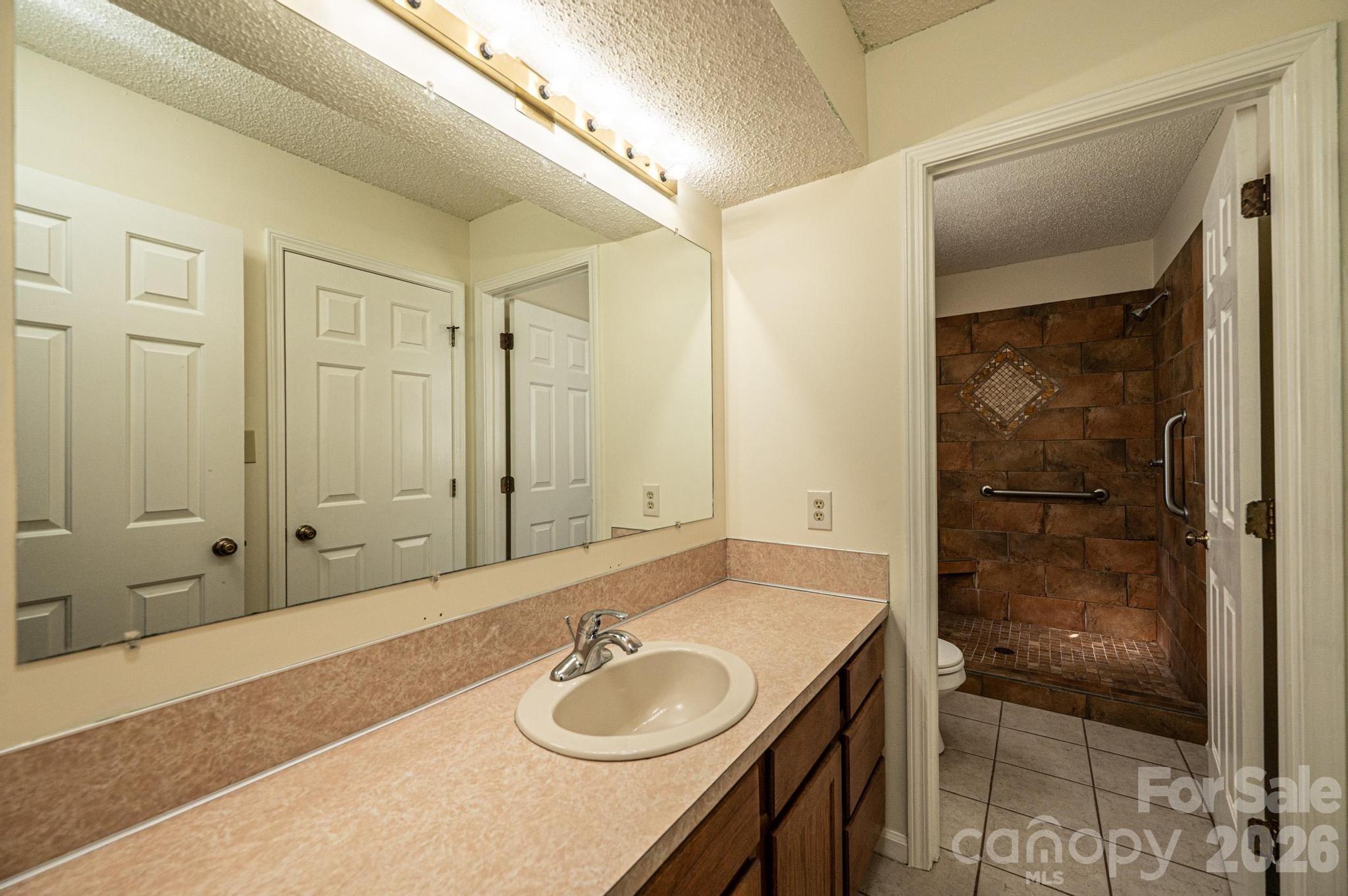 5284 Lisa Lane Hickory NC 28602