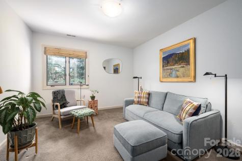 118 Cloverleaf Lane Asheville NC 28803
