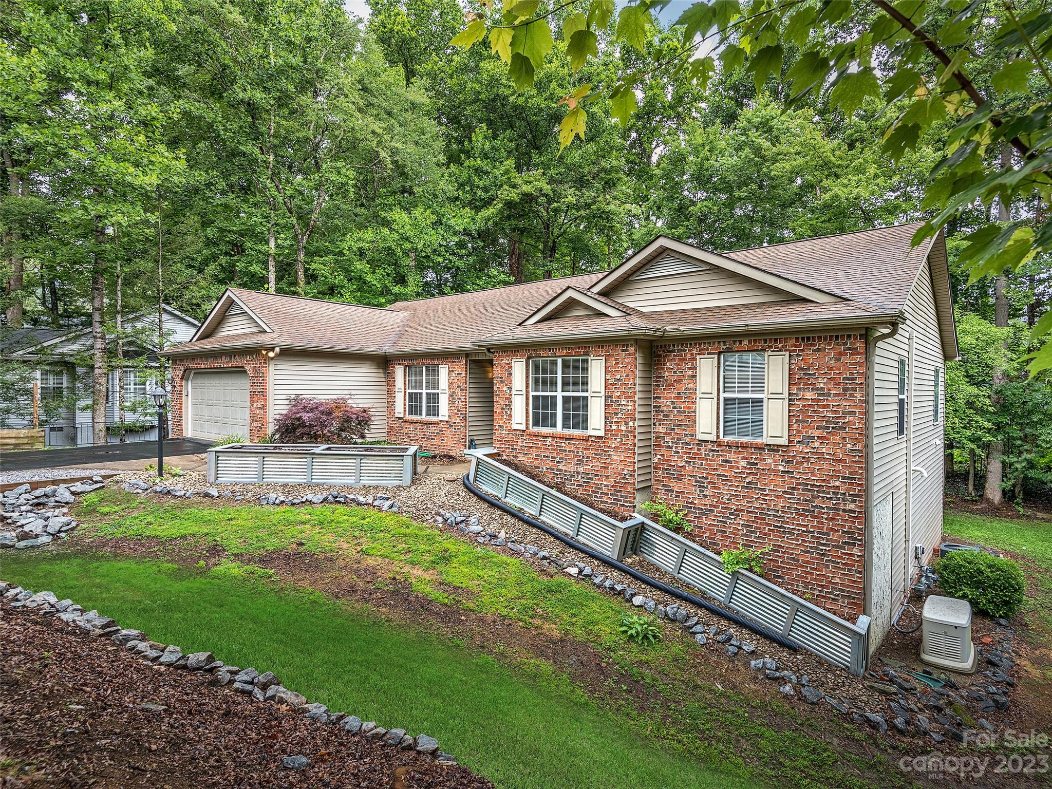 6 Bay Hill Court Etowah NC 28729