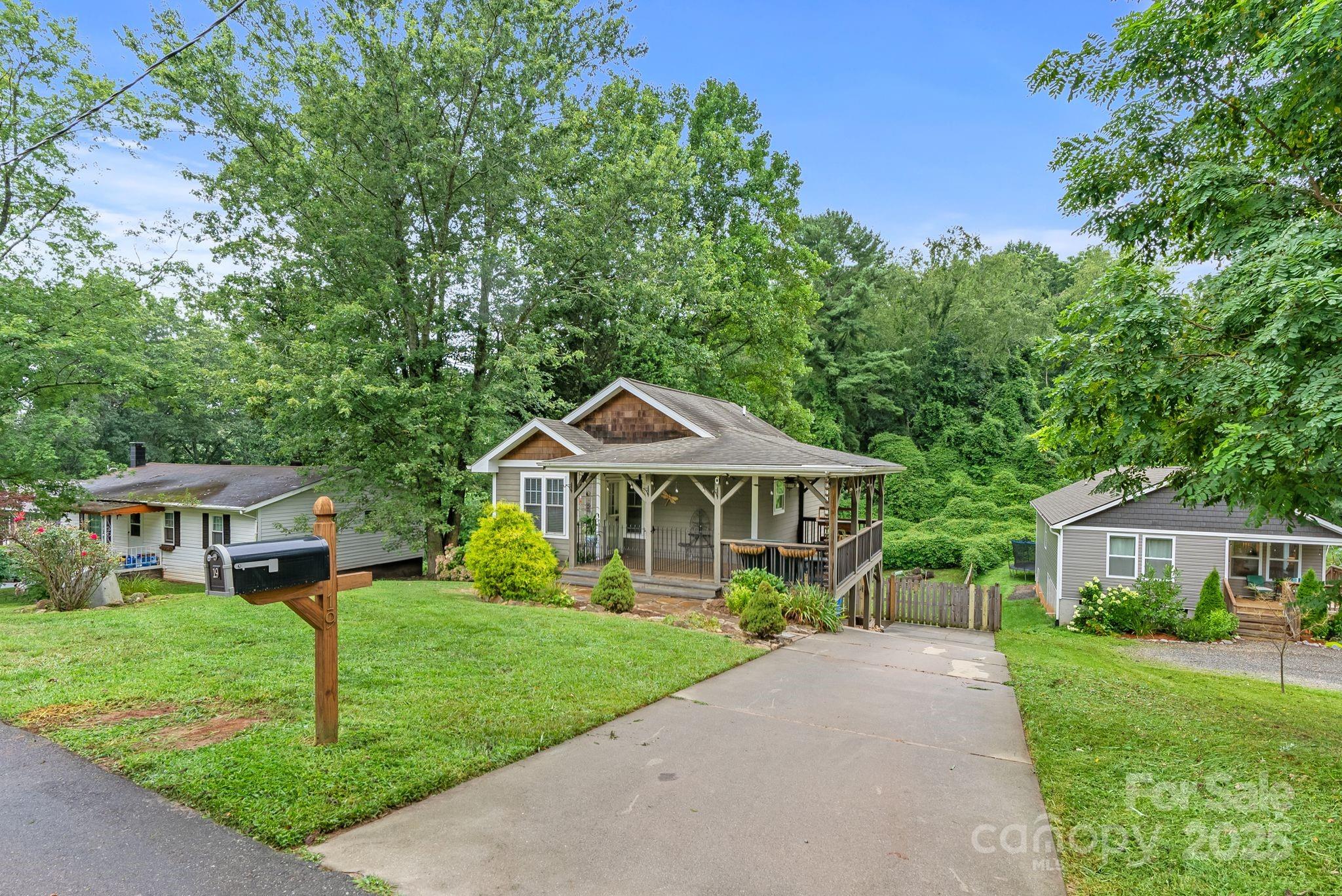 19 Rhudy Road Asheville NC 28806